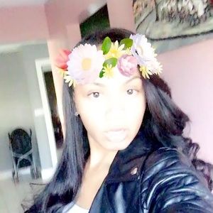 Meet your Posher, Kymora